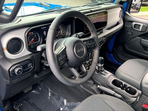 Used 2024 Jeep Wrangler Unlimited Sport AWD/4WD image 17