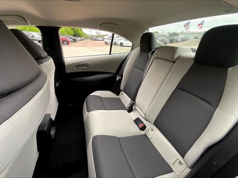Used 2025 Toyota Corolla LE FWD image 20