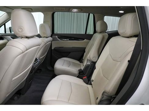 Used 2022 Cadillac XT6 Premium Luxury w/ Technology Package image 26