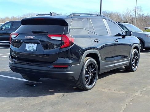 Used 2024 GMC Terrain SLE w/ Driver Convenience Package image 27