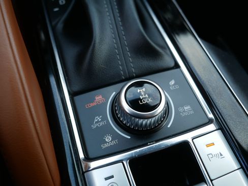 Used 2024 Kia Telluride SX Prestige X-Pro AWD/4WD image 32