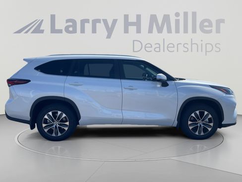 Certified 2026 Toyota Highlander XLE AWD/4WD image 6