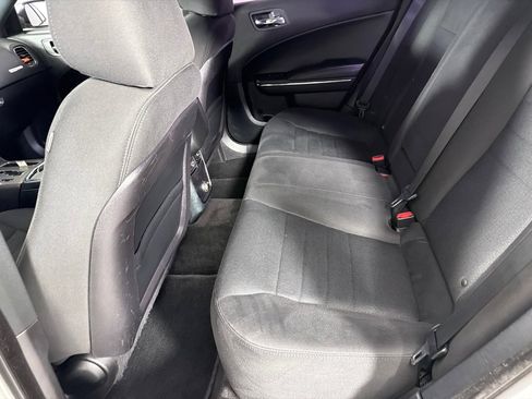Used 2012 Dodge Charger SE RWD image 16