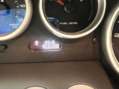 Used 2006 Ford GT RWD image 15