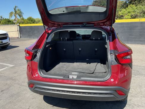Used 2024 Chevrolet Trax LS FWD image 26