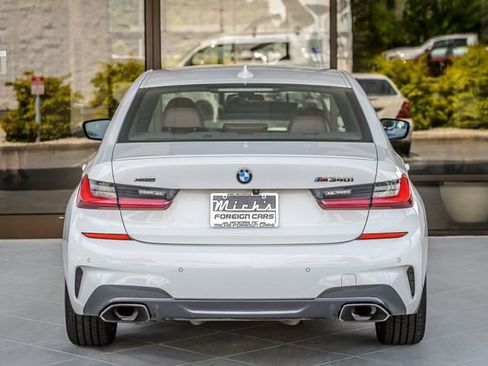 Used 2022 BMW M340i xDrive w/ Driving Assistance Package image 9
