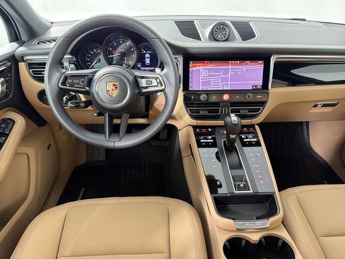 Used 2026 Porsche Macan AWD/4WD image 27