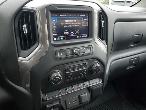 Used 2021 Chevrolet Silverado 1500 Custom Trail Boss AWD/4WD image 27