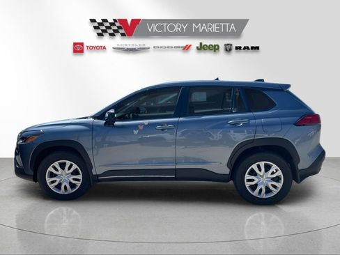 Used 2023 Toyota Corolla Cross L AWD/4WD image 2