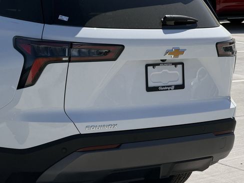 New 2026 Chevrolet Equinox LT image 6