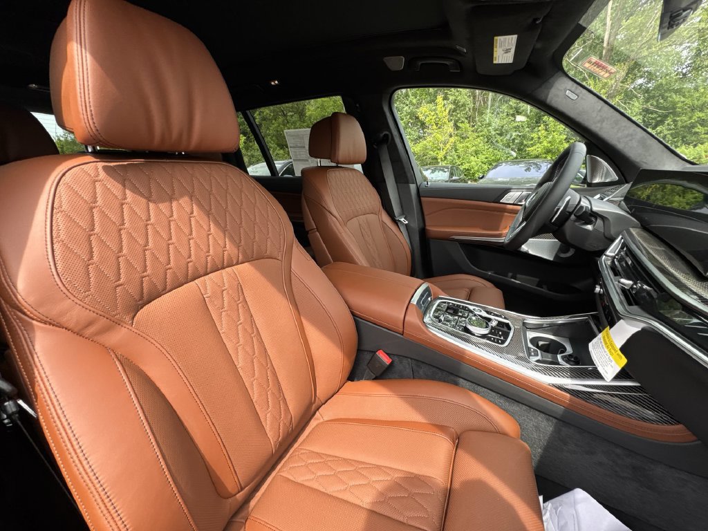 Used 2027 BMW X7 M60i AWD/4WD image 27