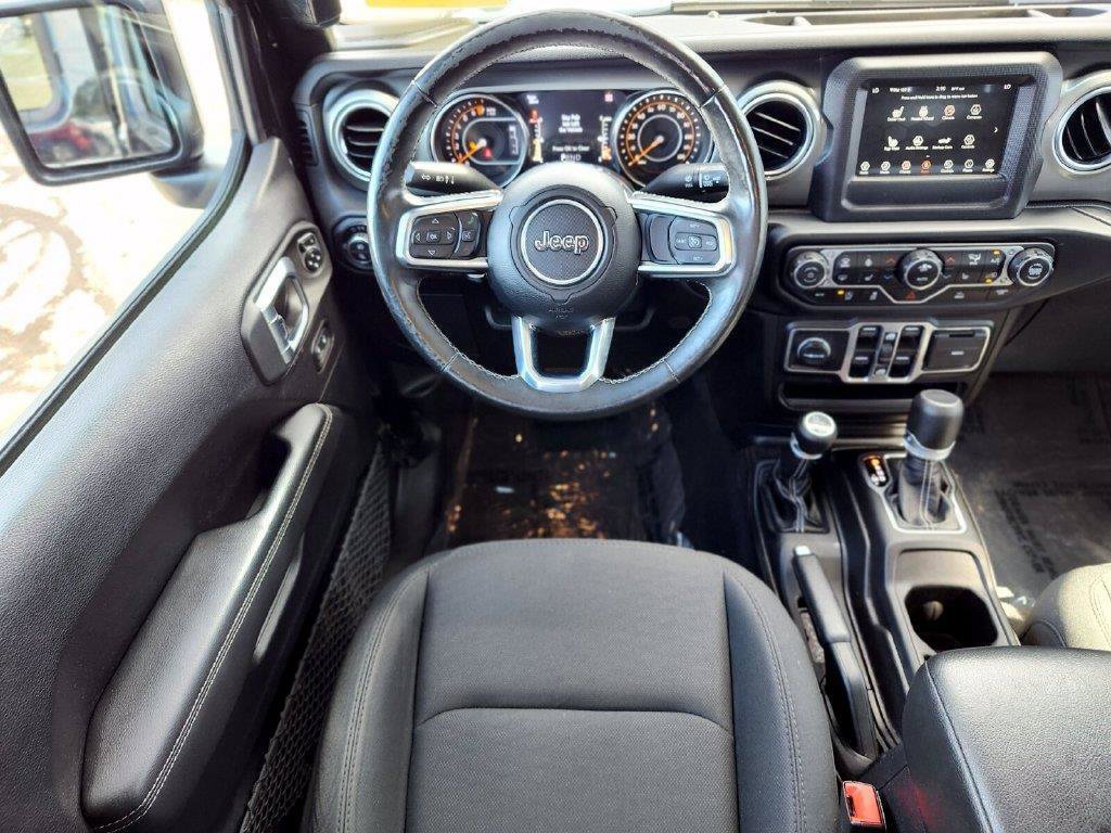 Used 2020 Jeep Gladiator Overland w/ Cold Weather Group AWD/4WD image 11