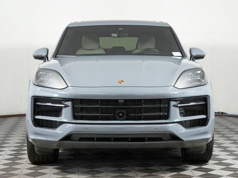 Certified 2025 Porsche Cayenne GTS AWD/4WD image 10