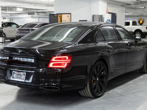 New 2025 Bentley Flying Spur Plug-In Hybrid image 5