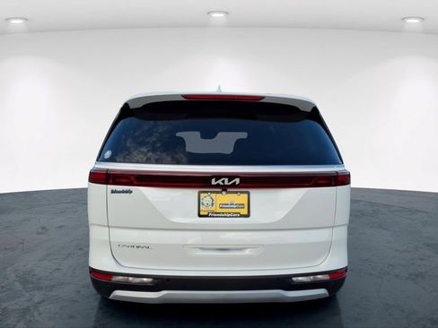 Used 2024 Kia Carnival LX FWD image 10