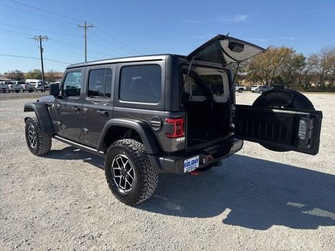 Used 2024 Jeep Wrangler Unlimited Rubicon image 4