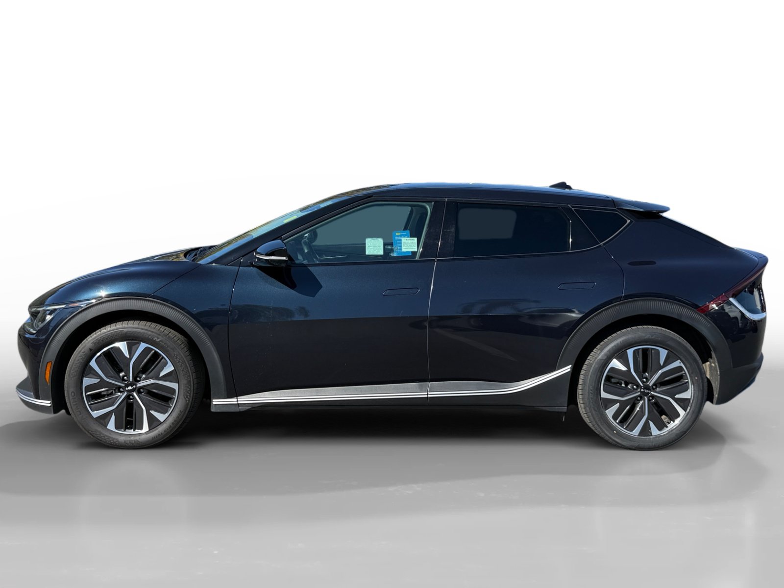Used 2024 Kia EV6 Light RWD image 2