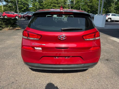 Used 2019 Hyundai Elantra GT FWD image 4