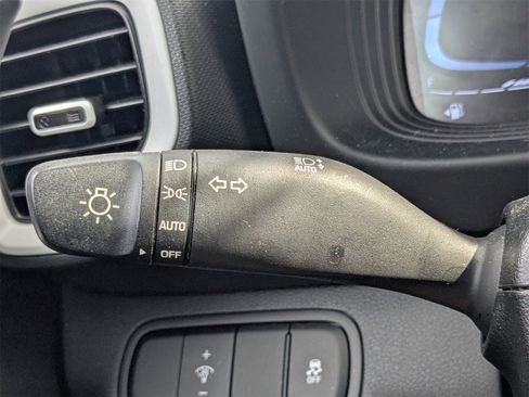 Certified 2024 Hyundai Venue Limited image 32