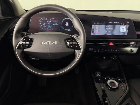 Used 2023 Kia Niro Wind FWD image 13