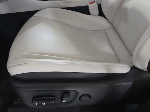 Used 2017 Toyota Mirai image 24