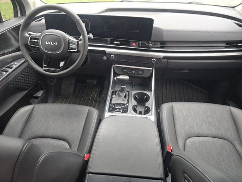 Used 2025 Kia Carnival SX w/ SX Dark Edition Package image 20