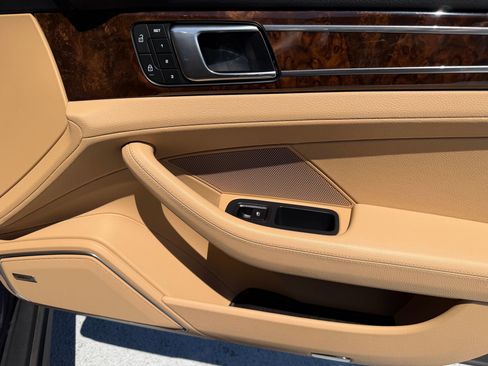 Certified 2023 Porsche Panamera 4 Platinum Edition AWD/4WD image 17