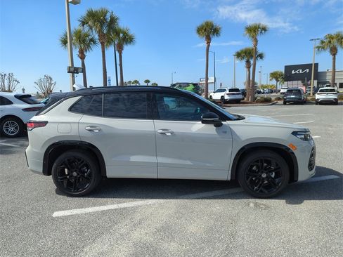 New 2026 Volkswagen Tiguan SE R-Line image 3