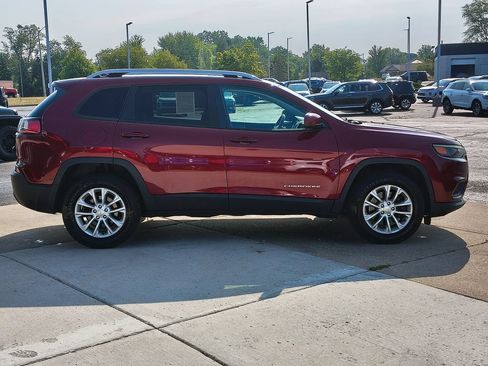 Used 2020 Jeep Cherokee Latitude w/ Cold Weather Group AWD/4WD image 4