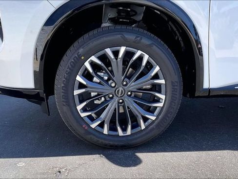New 2026 Nissan Rogue Platinum w/ Platinum Premium Package AWD/4WD image 9