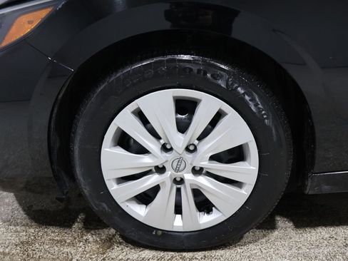 Used 2024 Nissan Sentra S image 8