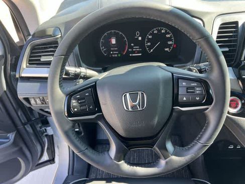 Certified 2026 Honda Odyssey Touring image 17