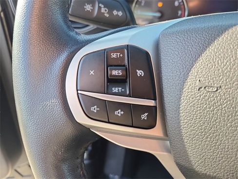 Used 2022 Ford Explorer XLT image 30