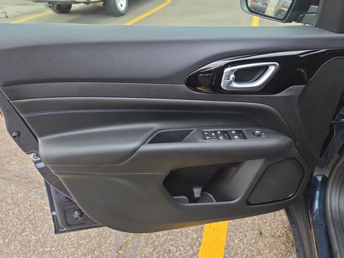 New 2026 Jeep Compass Latitude image 5