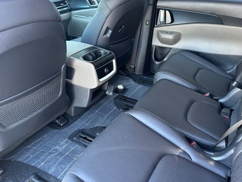 New 2026 Kia Carnival LXS image 12