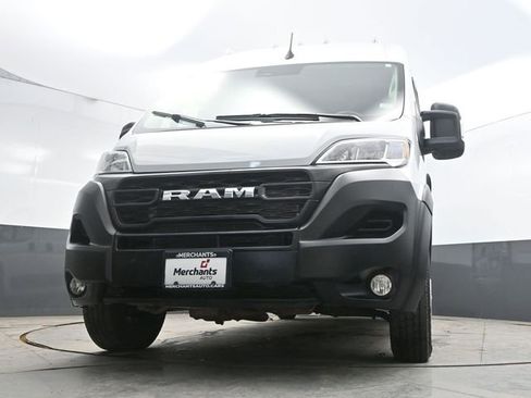 Used 2025 RAM ProMaster 2500 w/ Convenience Group image 32