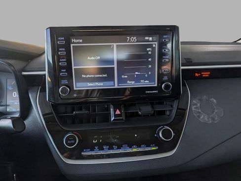 Used 2021 Toyota Corolla LE FWD image 36