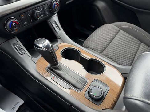 Used 2019 GMC Acadia SLE w/ Driver Alert Package I image 32