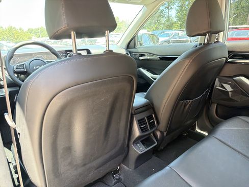 Used 2024 Kia Seltos EX FWD image 20