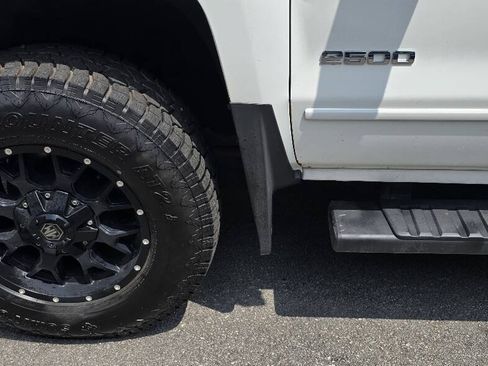 Used 2018 Chevrolet Silverado 2500 LT AWD/4WD image 8