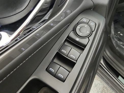 Used 2023 Chevrolet Traverse LT FWD image 29