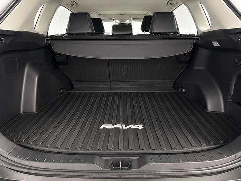 Used 2021 Toyota RAV4 XLE Premium AWD/4WD image 18