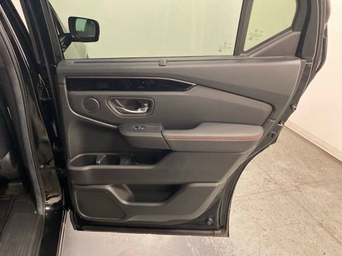 Used 2024 Honda Pilot TrailSport image 28