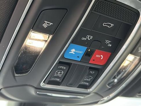 Used 2024 Jeep Grand Cherokee L Altitude AWD/4WD image 22