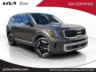 Certified 2023 Kia Telluride EX w/ EX Captain's Chair Package