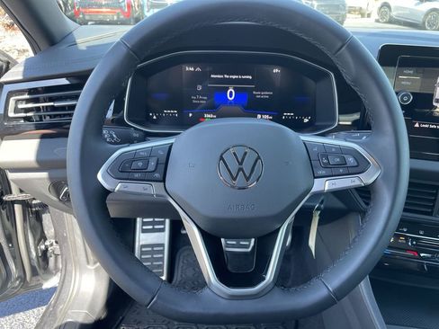 Used 2025 Volkswagen Jetta Sport FWD image 15