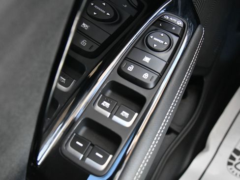 Used 2022 Kia Niro EX image 33