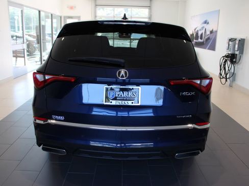 Used 2024 Acura MDX SH-AWD w/ Technology Package image 29