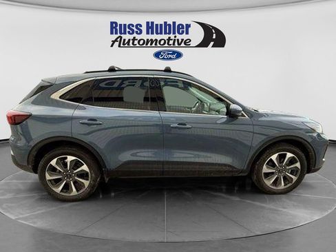 Used 2023 Ford Escape Platinum AWD/4WD image 7