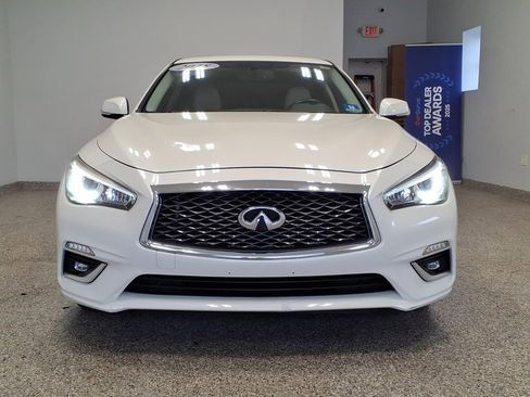 Used 2018 INFINITI Q50 Luxe w/ Essential Package (3.0T Luxe) image 2